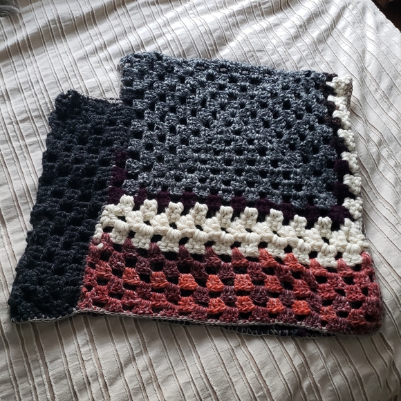 Autumn Colors Poncho - Picture 3 of 8